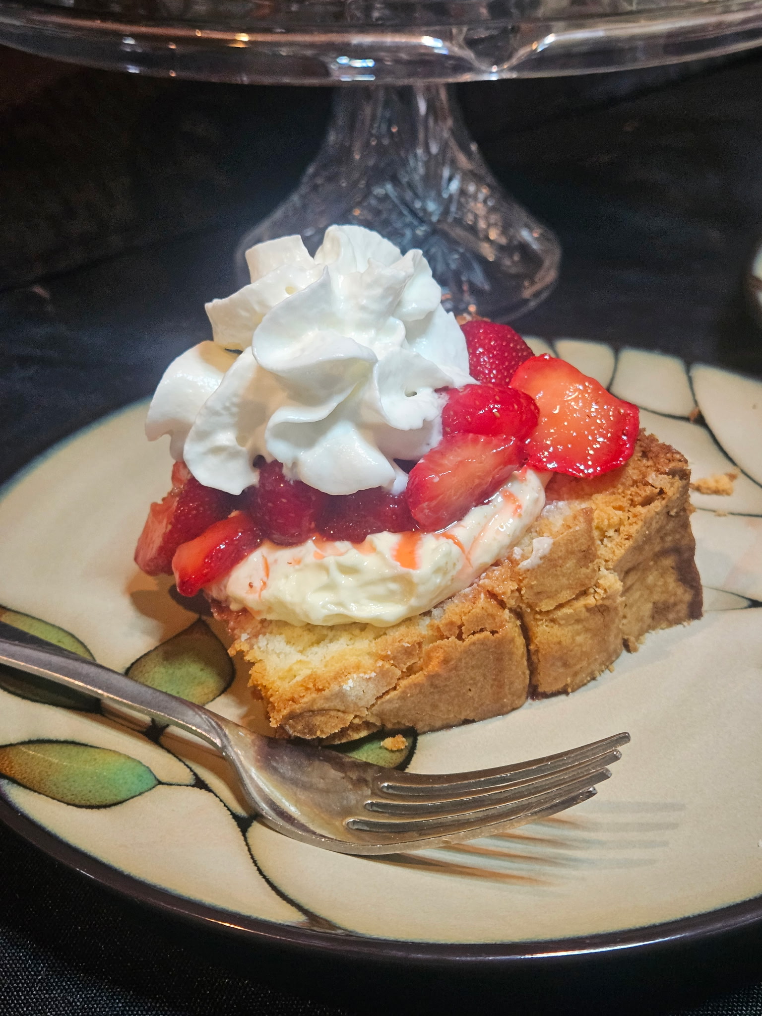 Pound cake slice with strawberries